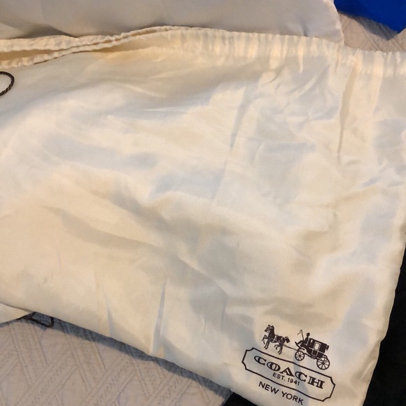 Coach leather purse - Picture 2 of 4